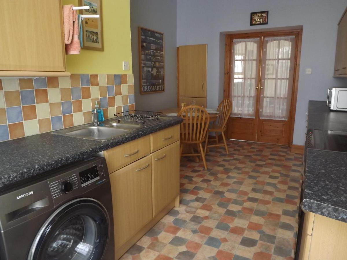 Bed and Breakfast Sydney House Кромарти Экстерьер фото